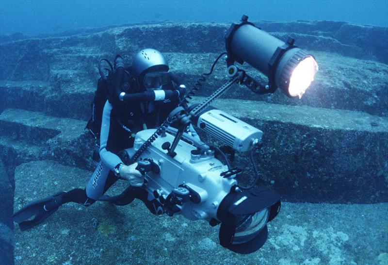 Tom filming Yonaguni, Japan - photo © Darren Gill