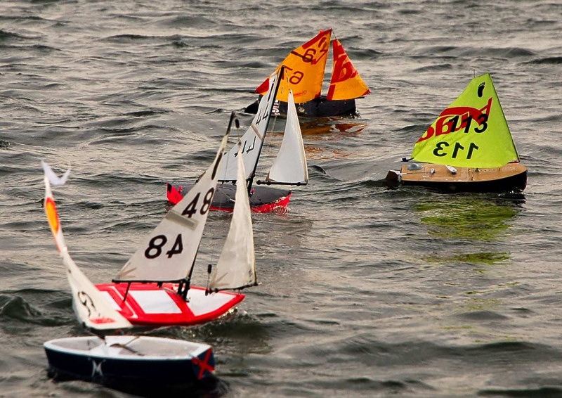 footy model yacht