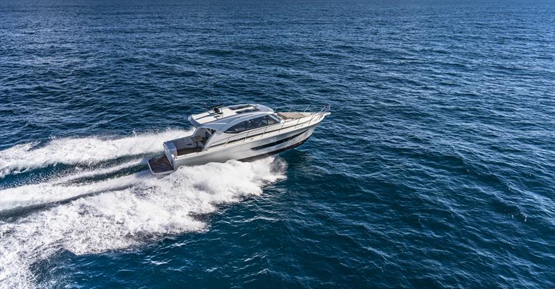 Riviera 395 SUV Running 15 - photo © Auckland On the Water Boat Show
