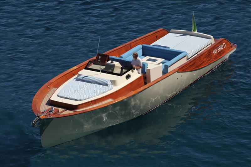 WB40' Classic, the 13m weekend cruiser that combines wood ...