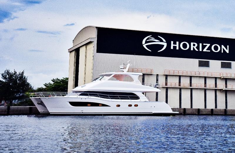 Lancement d'un autre Horizon PC60 | Power Catamaran