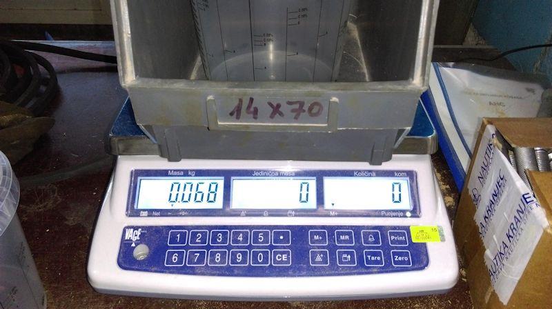 Some builders prefer to use digital scales throughout the project for a more precise calibration, especially if mixing very small quantities - photo © WSI